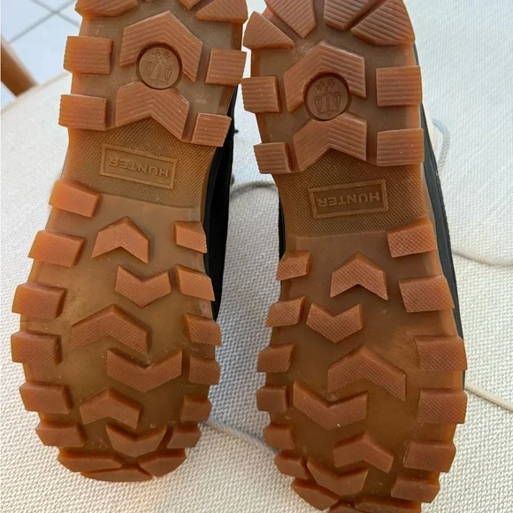 Woman’s Hunter Explorer Lug Chelsea boots - Picture 6 of 6